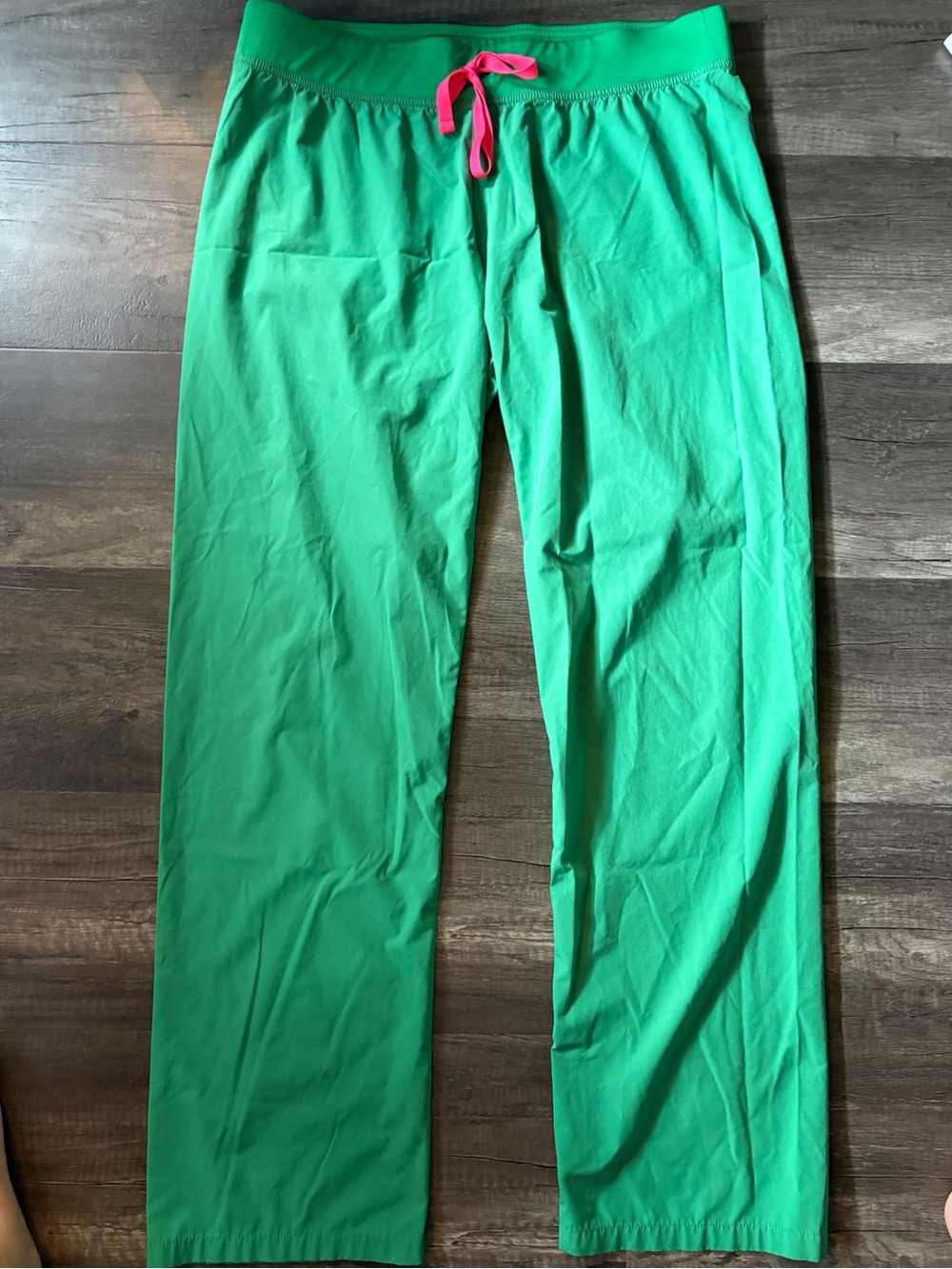 FIGS Technical Collection Kelly Green Pink Drawstring Yola Cargo Scrub Pants L